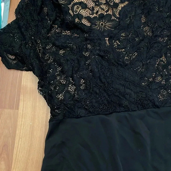 Boohoo Lace Short Sleeved Bodysuit Size 12 - Picture 2 of 4